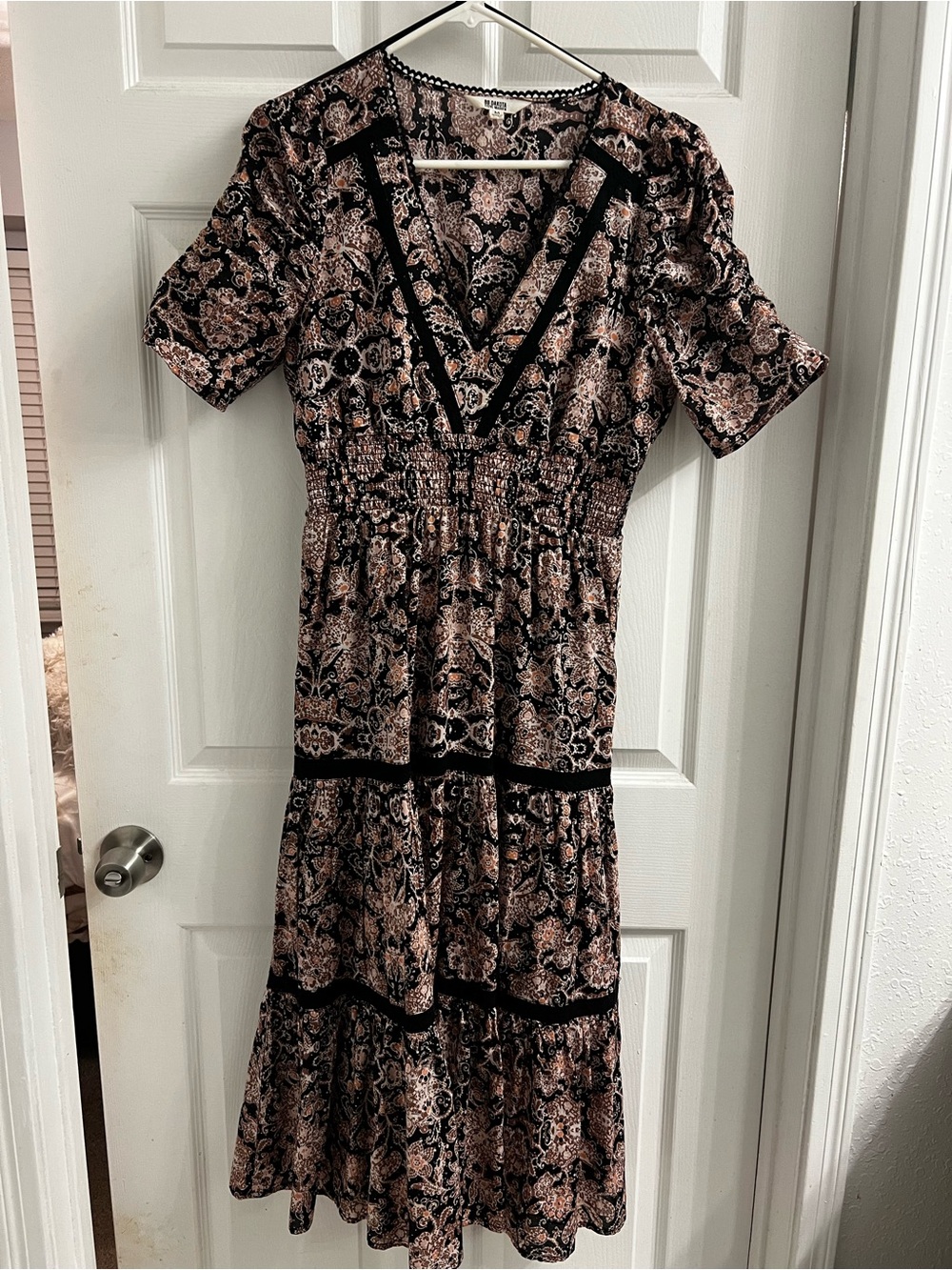 Steve Madden Floral Tiered V-Neck Midi Dress in Blush and Black
